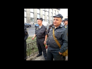 «10 ноября» под музыку ДДТ Родина - Родина, Еду я на родину, Пусть кричат уродина, А она нам нравится, хоть и не красавица, к сволочи доверчива, А ну а к нам тра-ля-ля-ля-ля. Picrolla